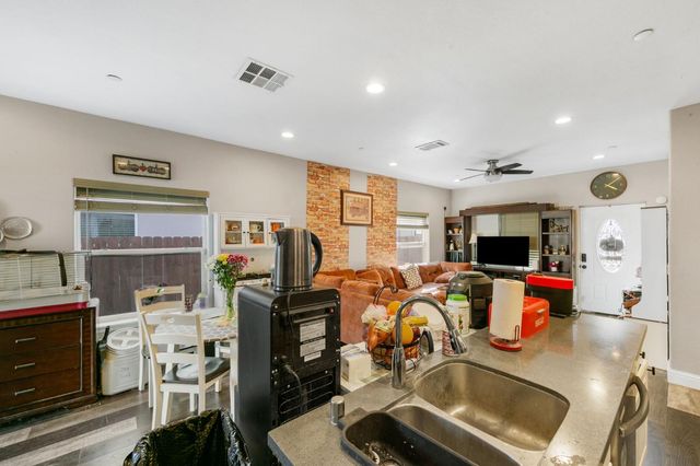 1502 Harris Ave, Sacramento, CA 95838