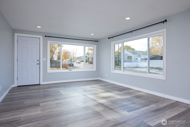 103 SE Mountain View Drive, College Place, WA 99324