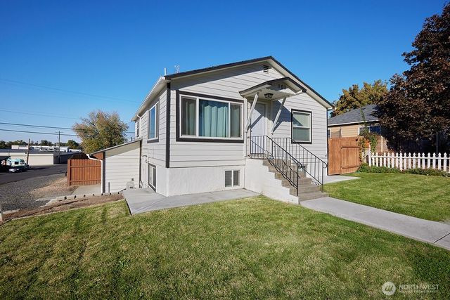 103 SE Mountain View Drive, College Place, WA 99324