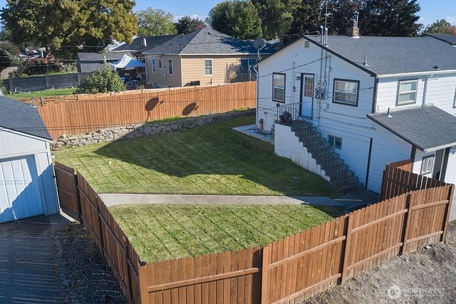 103 SE Mountain View Drive, College Place, WA 99324