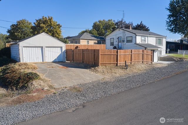 103 SE Mountain View Drive, College Place, WA 99324