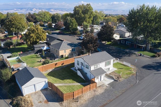 103 SE Mountain View Drive, College Place, WA 99324