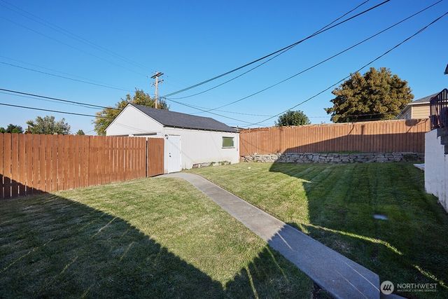 103 SE Mountain View Drive, College Place, WA 99324