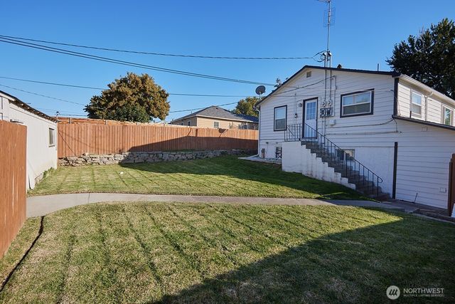 103 SE Mountain View Drive, College Place, WA 99324