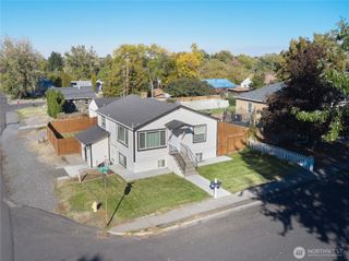 103 SE Mountain View Drive, College Place, WA 99324