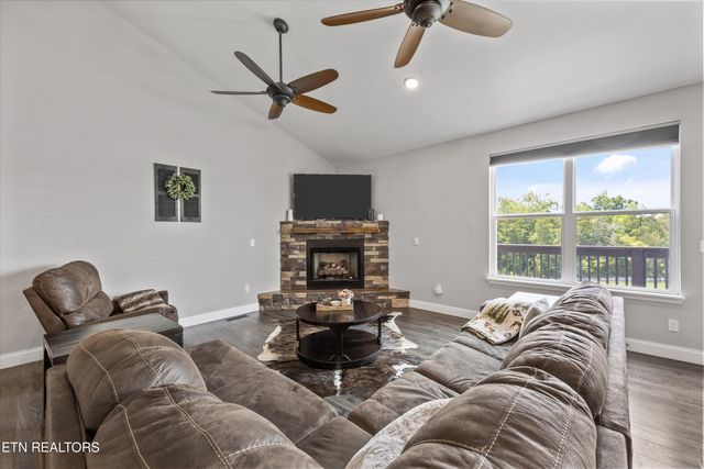 3558 Bohanan Top Rd, Sevierville, TN 37876