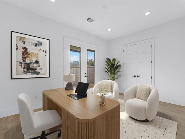 943 W 31st Street, Houston, TX 77018