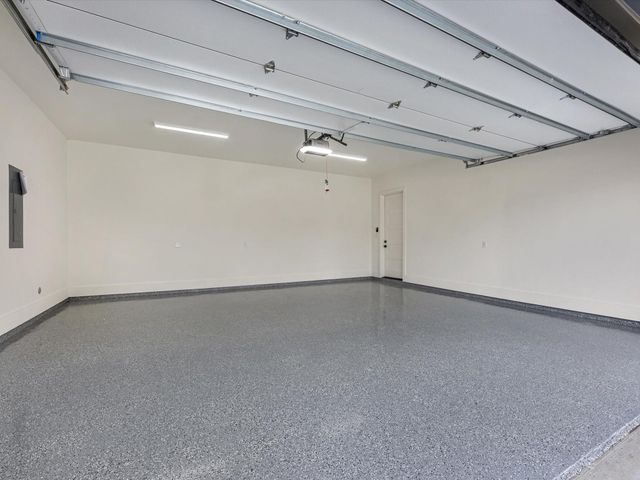 943 W 31st Street, Houston, TX 77018