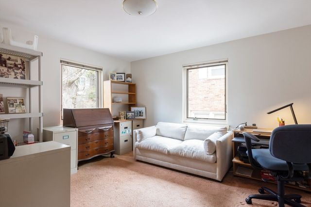 11 Kent Square 11, Brookline, MA 02446