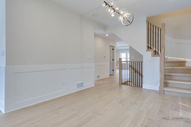 5748 W Eastwood Avenue, Chicago, IL 60630