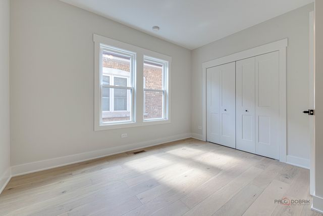 5748 W Eastwood Avenue, Chicago, IL 60630