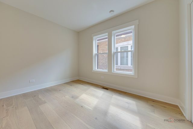 5748 W Eastwood Avenue, Chicago, IL 60630