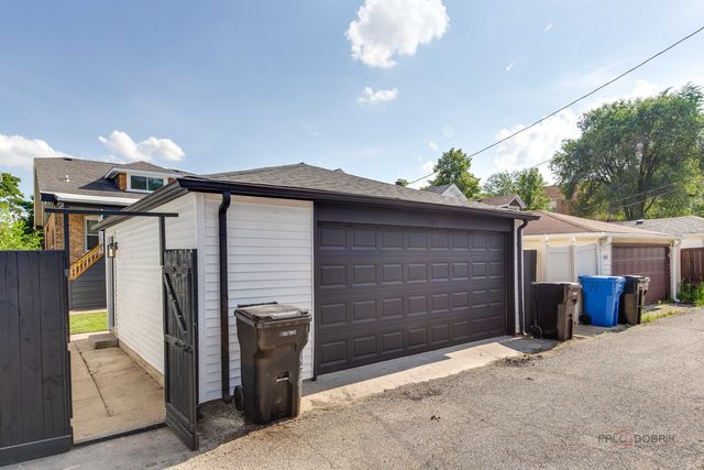 5748 W Eastwood Avenue, Chicago, IL 60630