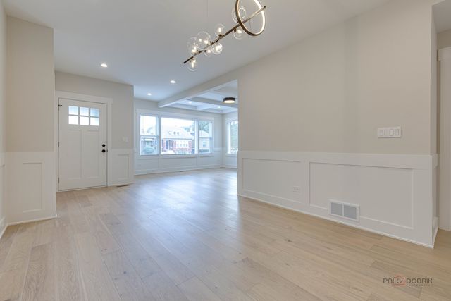 5748 W Eastwood Avenue, Chicago, IL 60630