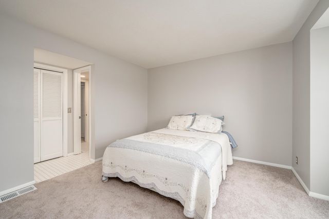 36 Melody Ln, Wellington, KS 67152