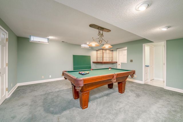 36 Melody Ln, Wellington, KS 67152