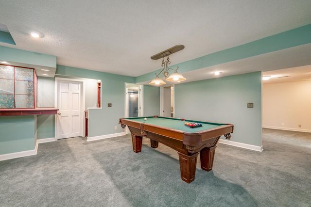 36 Melody Ln, Wellington, KS 67152