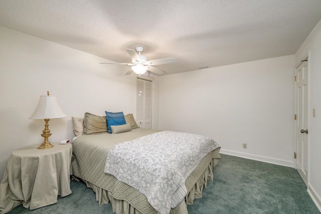 36 Melody Ln, Wellington, KS 67152