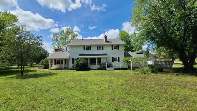 36 Melody Ln, Wellington, KS 67152