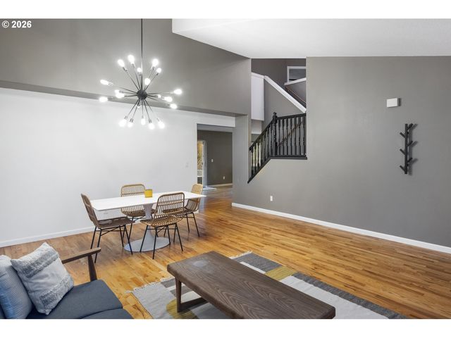 15729 Se HAWK Ct, Portland, OR 97236