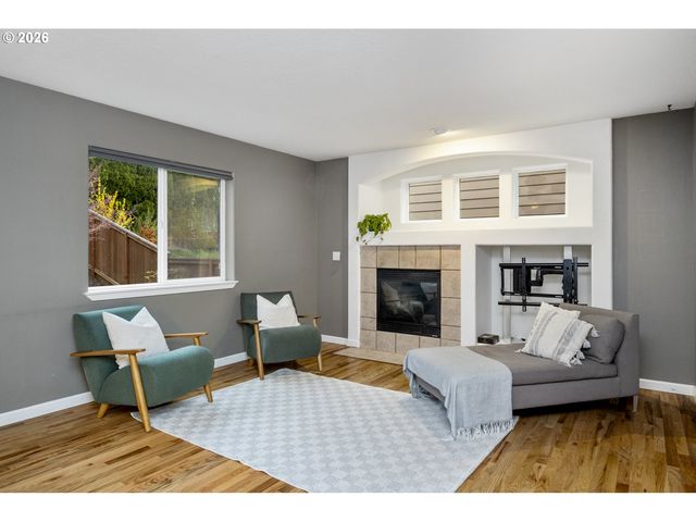 15729 Se HAWK Ct, Portland, OR 97236