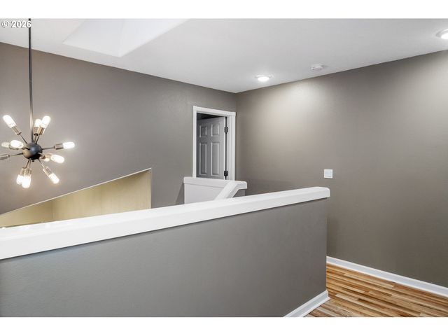 15729 Se HAWK Ct, Portland, OR 97236