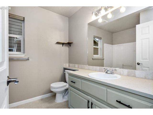 15729 Se HAWK Ct, Portland, OR 97236