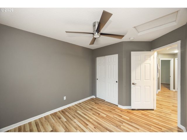 15729 Se HAWK Ct, Portland, OR 97236