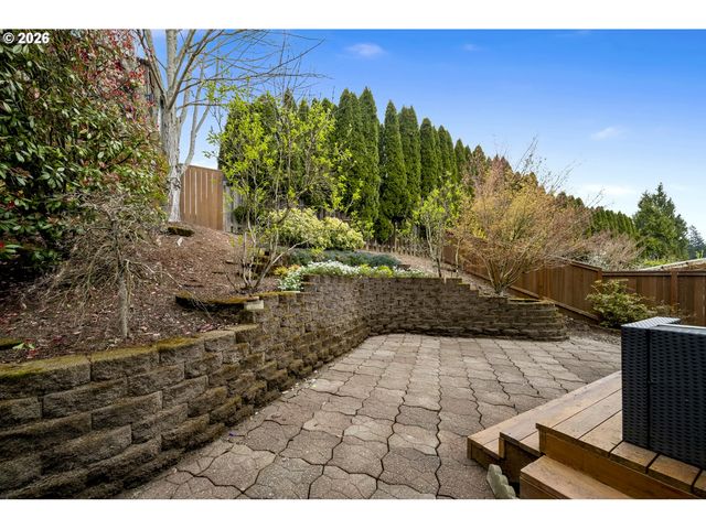 15729 Se HAWK Ct, Portland, OR 97236