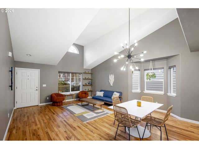 15729 Se HAWK Ct, Portland, OR 97236