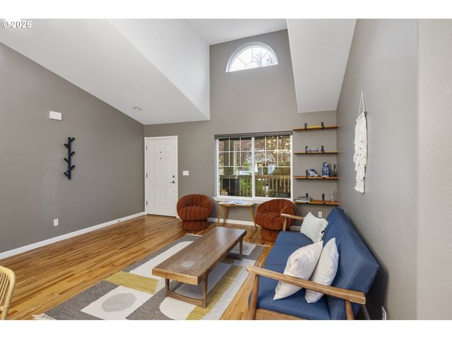 15729 Se HAWK Ct, Portland, OR 97236