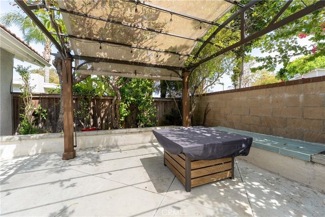 8282 Delfino Circle, Huntington Beach, CA 92646