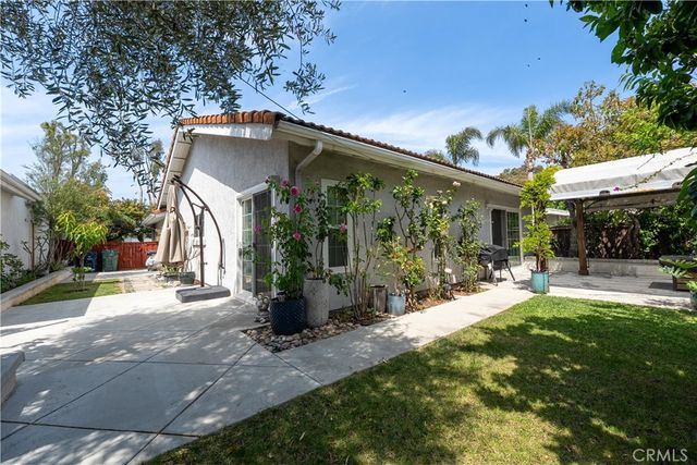 8282 Delfino Circle, Huntington Beach, CA 92646