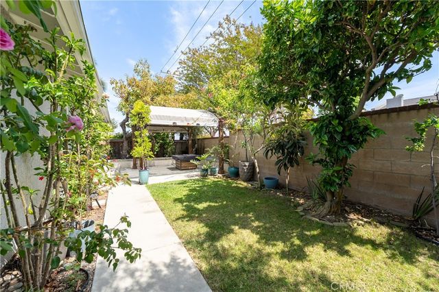 8282 Delfino Circle, Huntington Beach, CA 92646