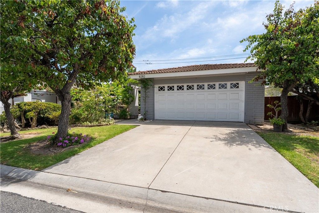 8282 Delfino Circle, Huntington Beach, CA 92646