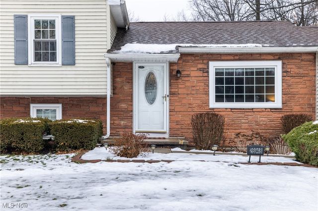 26948 Southwood Lane, Olmsted Twp, OH 44138