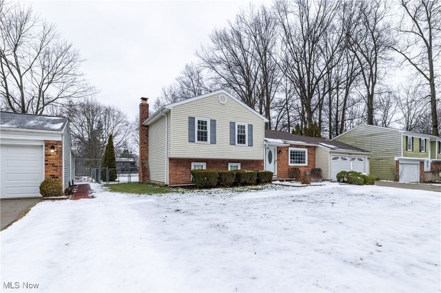 26948 Southwood Lane, Olmsted Twp, OH 44138