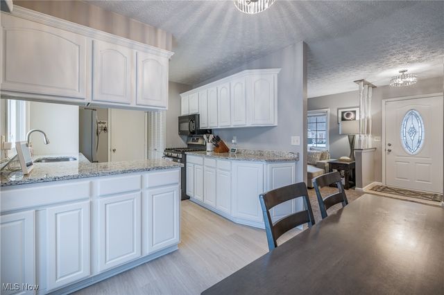 26948 Southwood Lane, Olmsted Twp, OH 44138