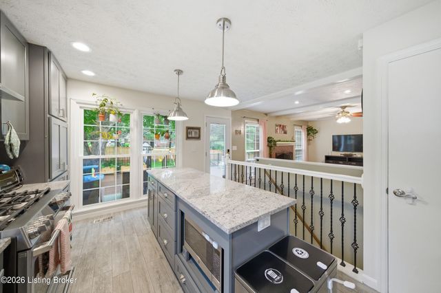 3903 Bayonne Ct, Jeffersontown, KY 40299