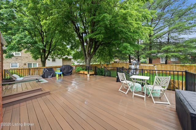 3903 Bayonne Ct, Jeffersontown, KY 40299