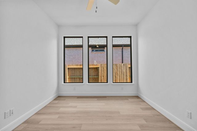 10290 Bluegill Crest Drive, Willis, TX 77318