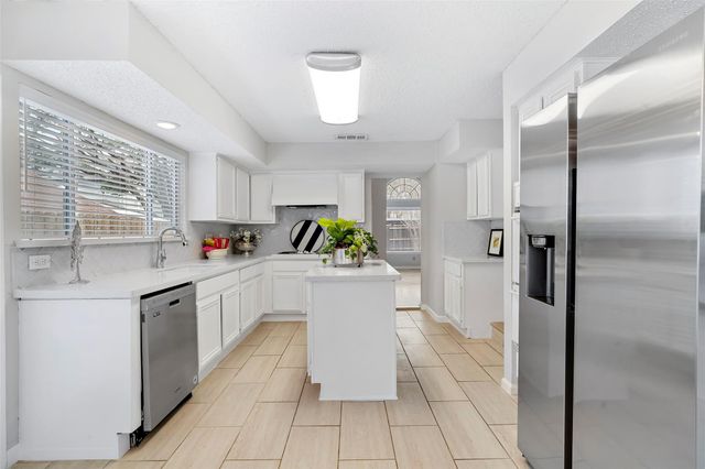 12800 Briar Forest Drive 48, Houston, TX 77077