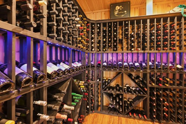 1280 Zircon Lane N, Plymouth, MN 55447