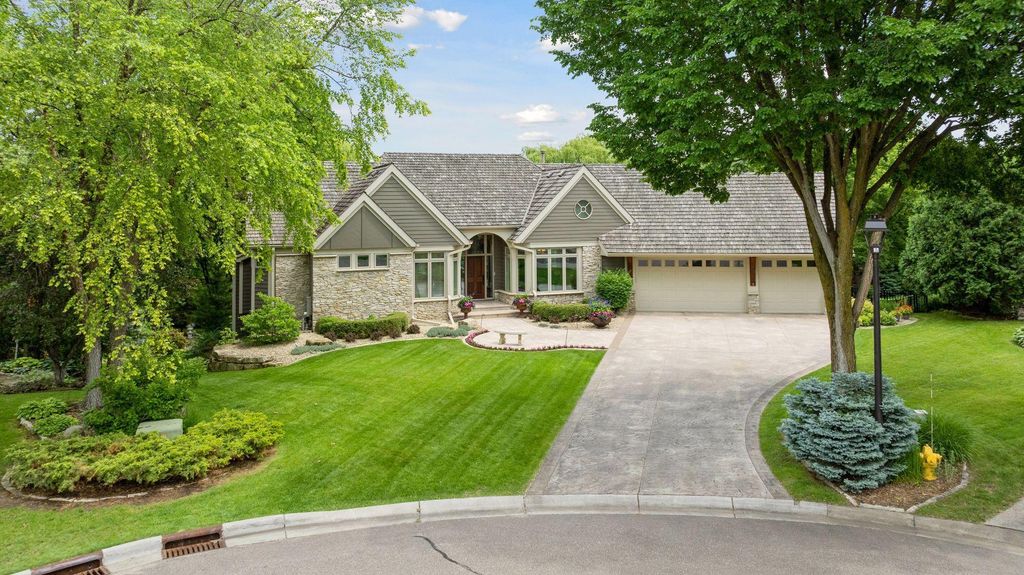 1280 Zircon Lane N, Plymouth, MN 55447