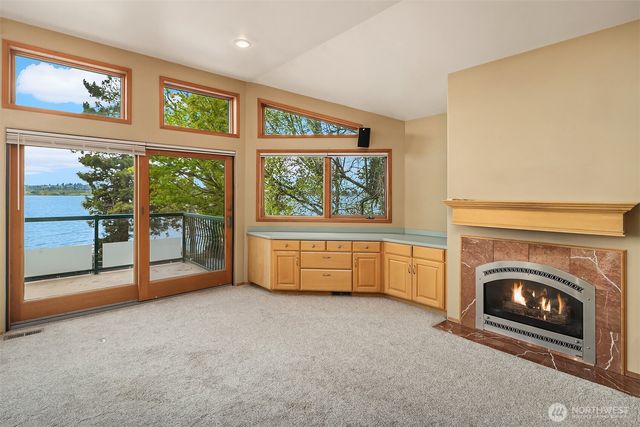 557 5th Avenue W, Kirkland, WA 98033