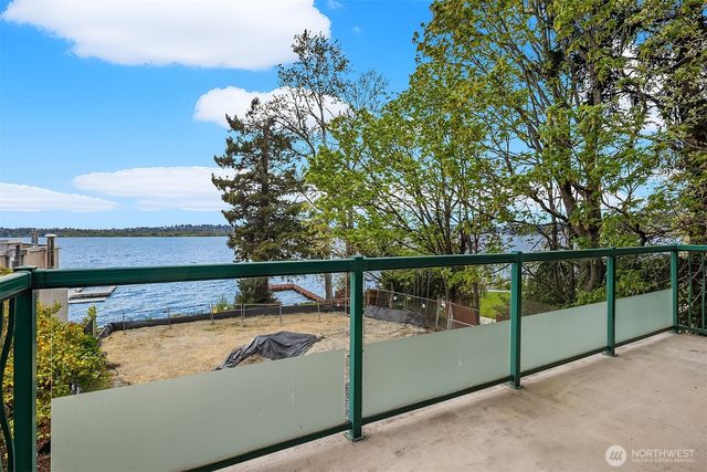 557 5th Avenue W, Kirkland, WA 98033
