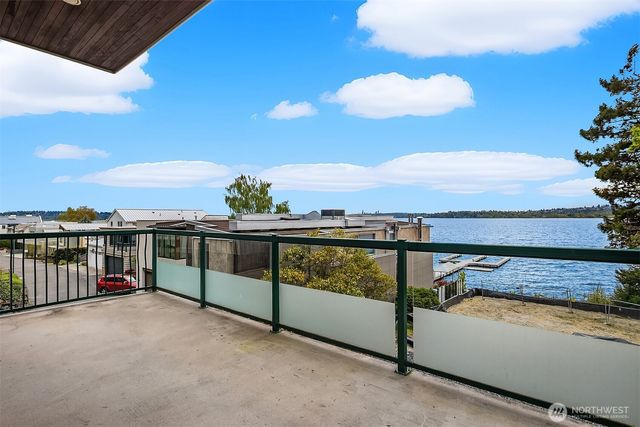 557 5th Avenue W, Kirkland, WA 98033