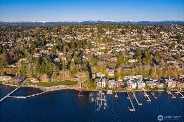557 5th Avenue W, Kirkland, WA 98033