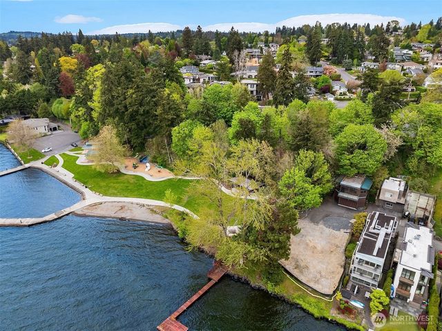 557 5th Avenue W, Kirkland, WA 98033