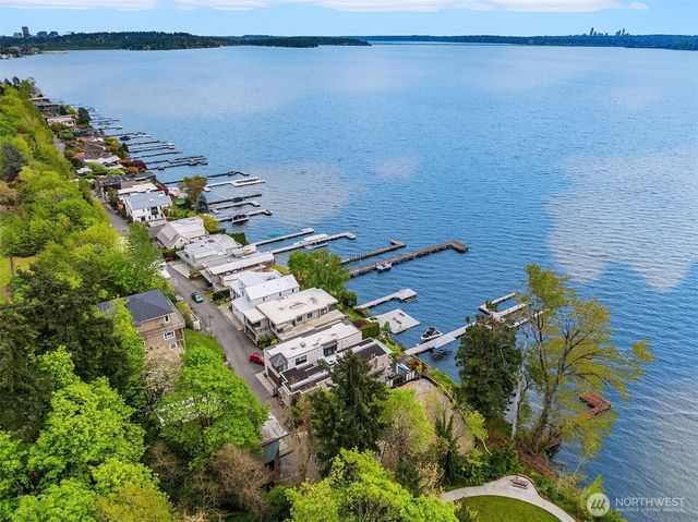 557 5th Avenue W, Kirkland, WA 98033